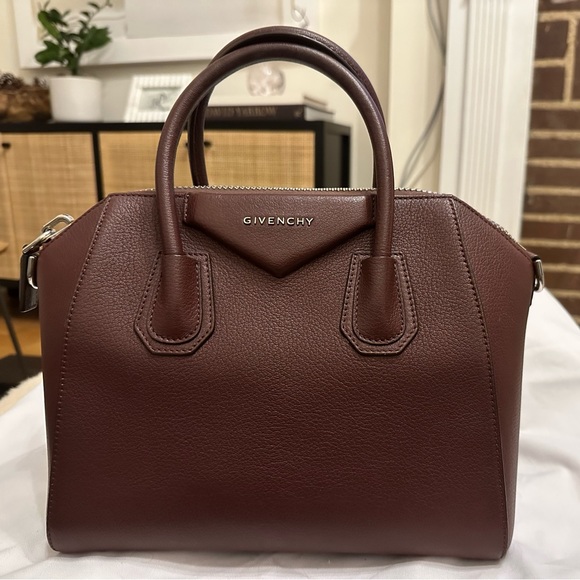 Givenchy Antigona Bag - Picture 3 of 6